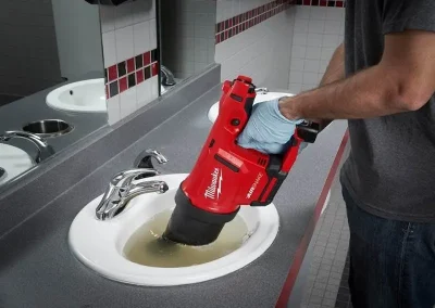 Lavabo açıcı, tıkalı lavabo giderlerini açmakta kullanılan kimyasal ve tehlikeli bir malzemedir. Lavabo, banyo, evye ve tuvaletlerin tahliye borularında çeşitli pislikler, yağlar, saç ve tortuların birikmesiyle oluşmuş tıkanıklıkları kimyasal eritme yoluyla açar.