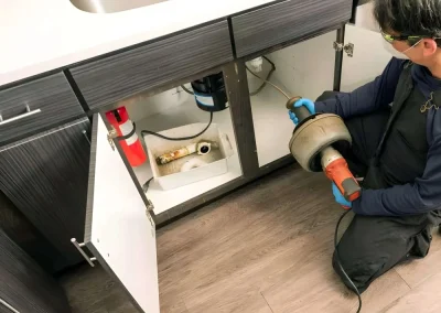 Tıkalı lavabo açma için profesyonel yöntemler. Robotla lavabo açma, yüksek basınçlı su jeti ve kameralı tıkanıklık tespiti ile kesin çözümler.